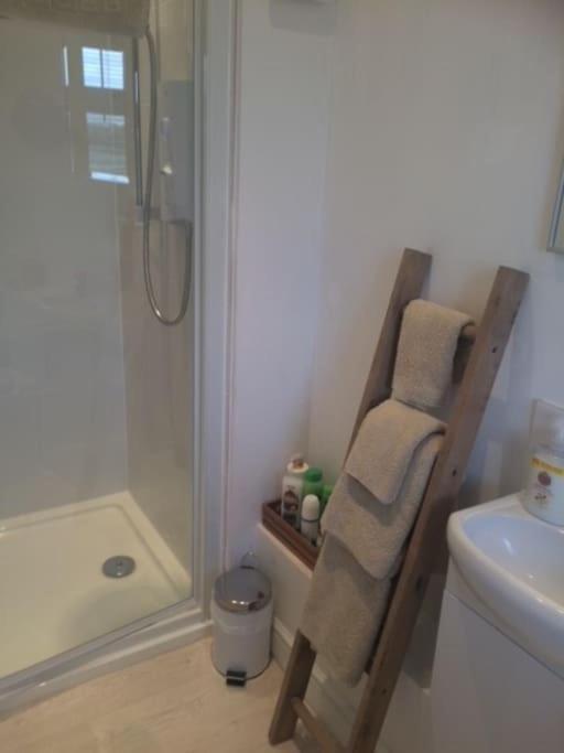 Cotswold Edge Guest Suite With Broadway Hill View Badsey المظهر الخارجي الصورة